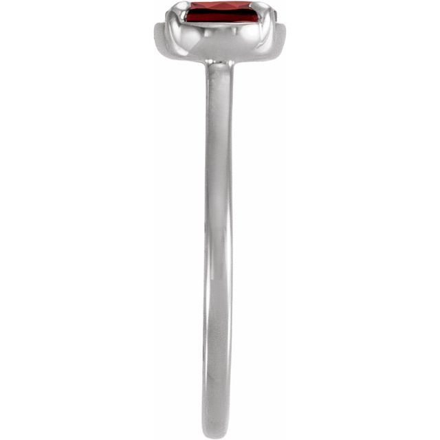 10K White Gold Natural Mozambique Garnet Claw-Prong Bezel-Style Ring